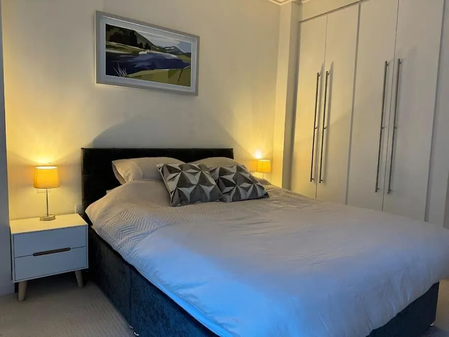 Apartment In London 0*,